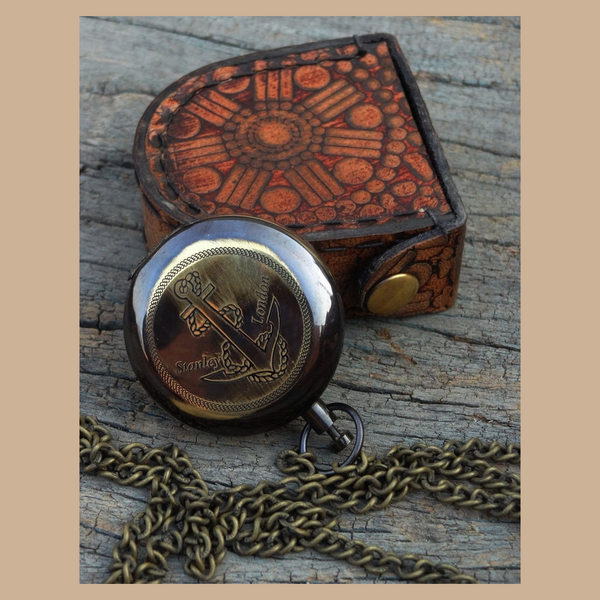 Compass Locket Sundial – Antique Brass Pendant with leather bag