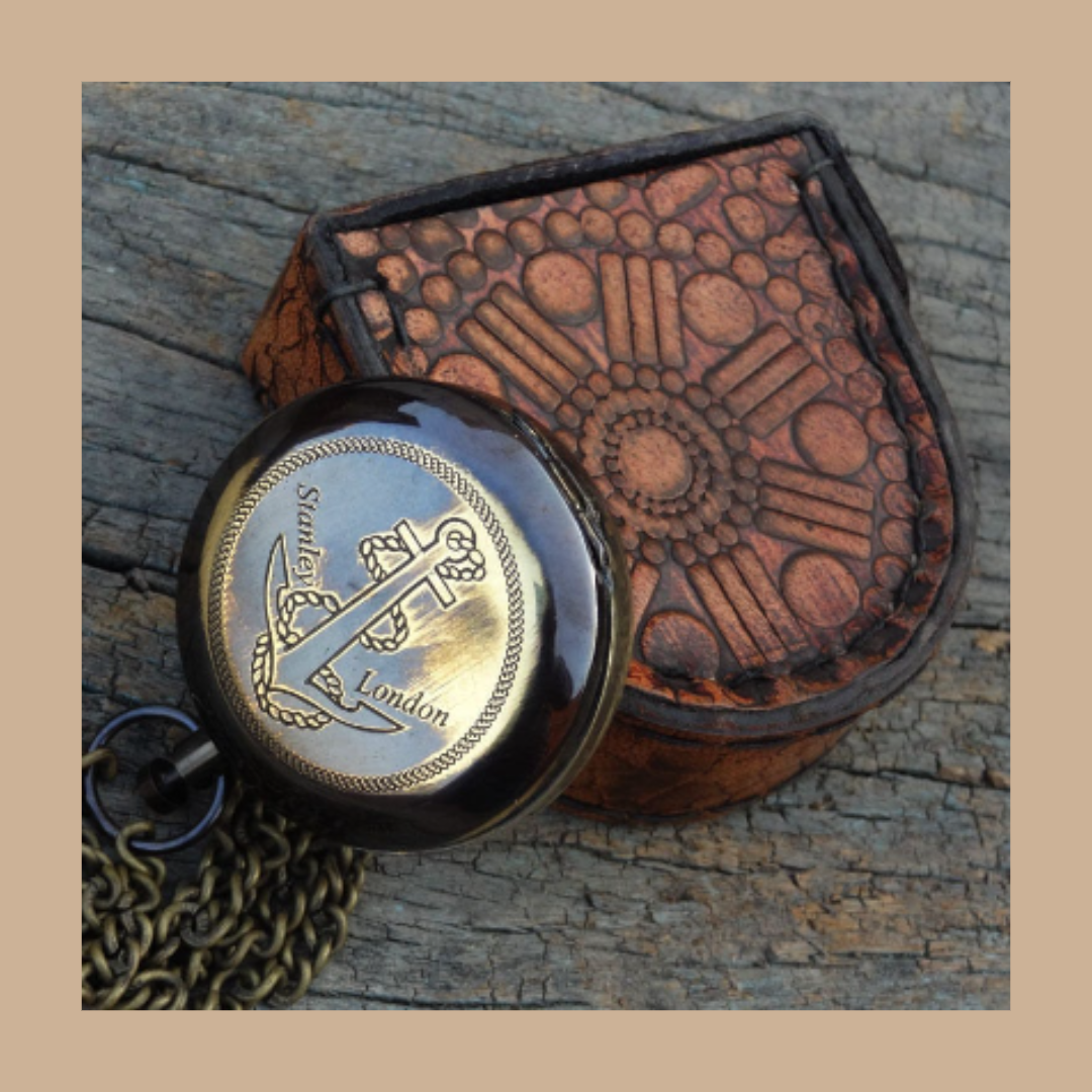 Compass Locket Sundial – Antique Brass Pendant with leather bag