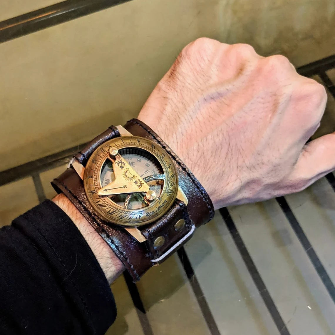Vintage Compass Wrist Watch – Leather Strap Adventure Timepiece