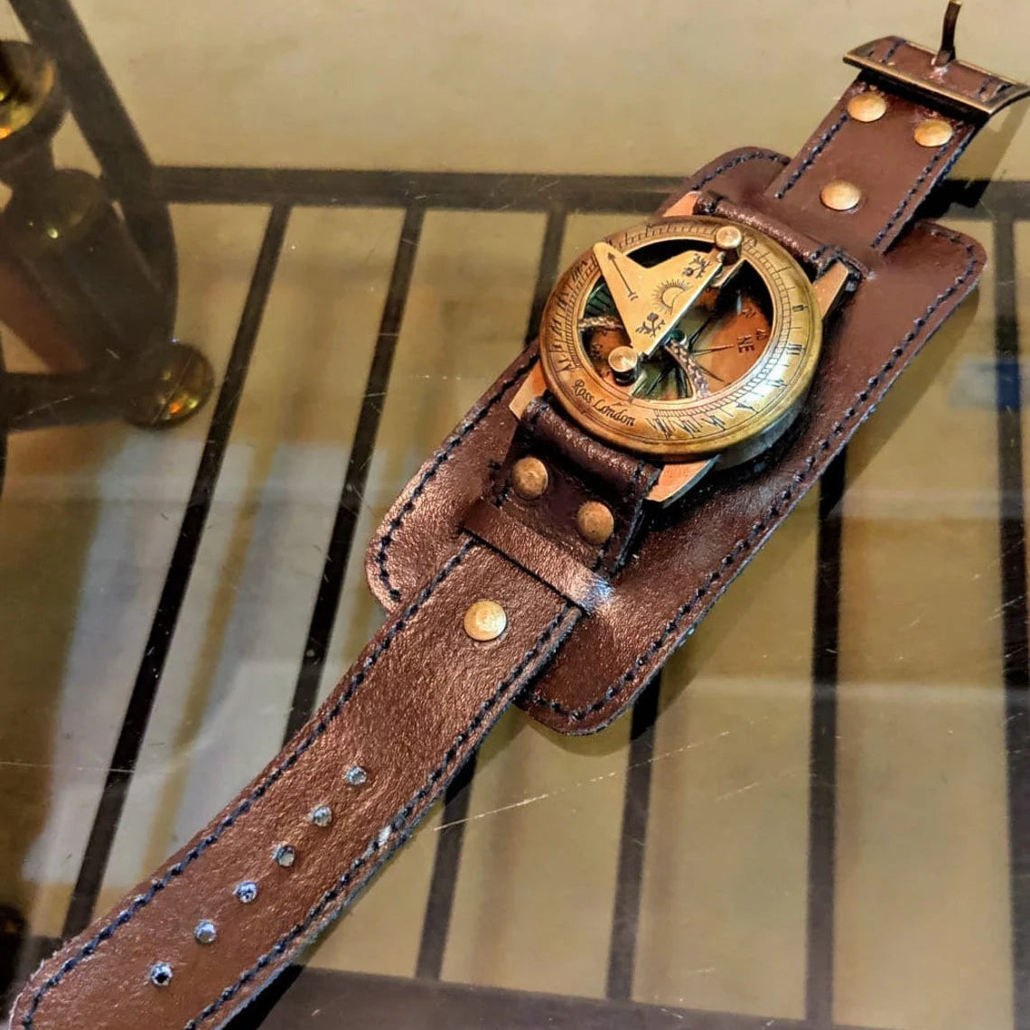 Vintage Compass Wrist Watch – Leather Strap Adventure Timepiece