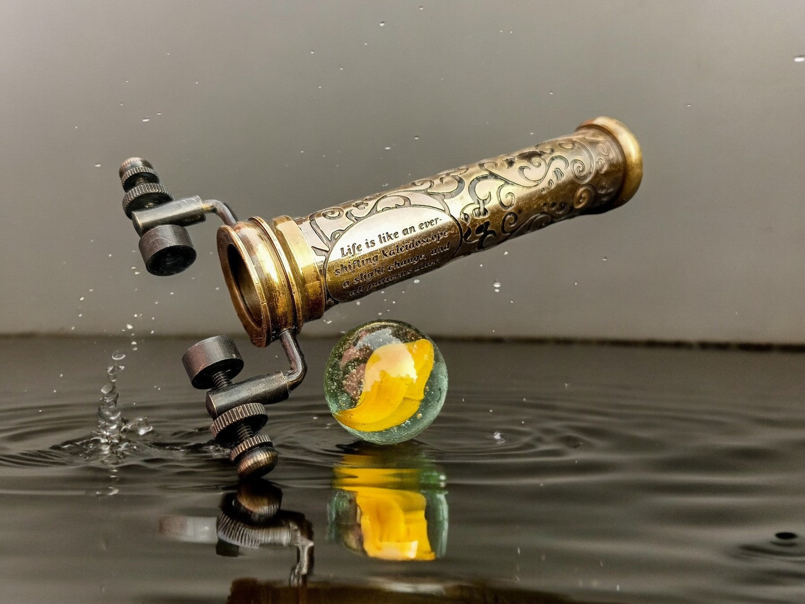Marble Kaleidoscope With Leather Case - Discover Endless Patterns with Premium Quality Victorian Classic Kaleidoscope