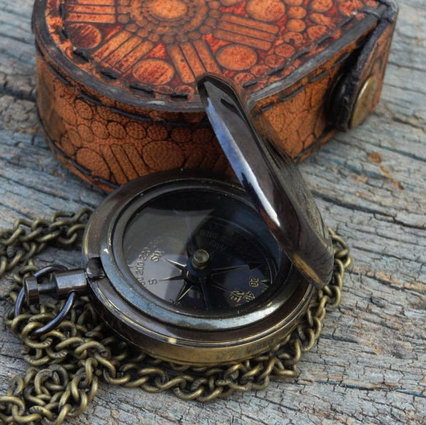 Compass Locket Sundial – Antique Brass Pendant with leather bag